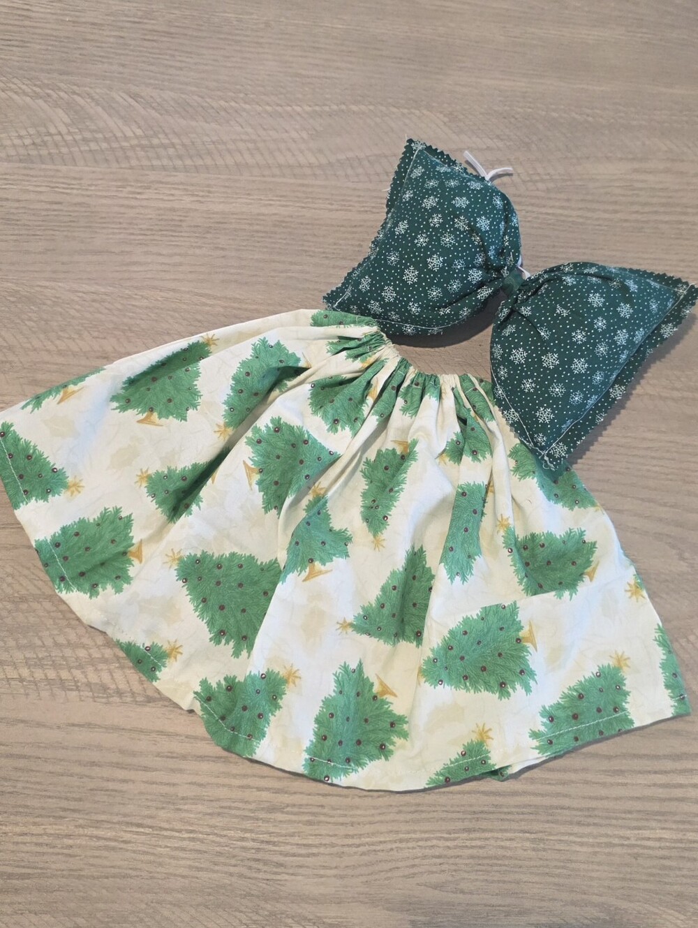 19" Handmade Christmas Tree Print Two-Piece Dress -Green & Cream For Porch Goose